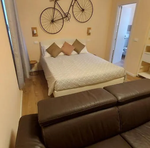 Glam Luxury Lorenzo 4*