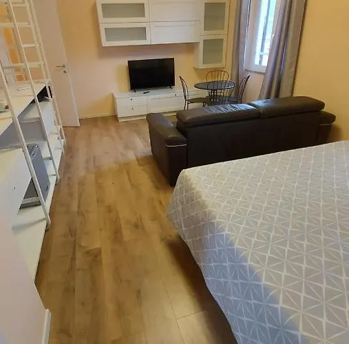 Glam Luxury Lorenzo 4* לה ספציה